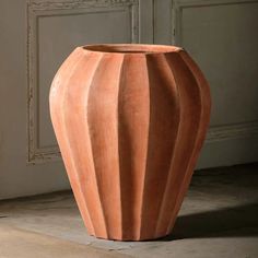 Boxhill's Italian Terracotta Messina Vase unplanted Italian Terra Cotta Pots, Terra Cotta Planters, Ceramic Vases Design, Pottery Patterns, Terracotta Flower Pots, Cement Crafts, Terracotta Planter, Italian Pottery, Outdoor Gardens Design