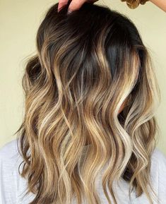 Honey Blonde Hair with Dark Roots Blonde Highlights Darker Roots, Dark Roots With Blonde Ends, Hair Color For Dark Roots, Dark Roots Honey Blonde Hair, Dark Shadow Root Blonde, Root Locks, Dark Roots With Blonde Hair, Roots With Blonde Hair, Honey Blonde Hair Ideas