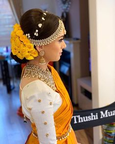 Floral Bun, Bridal Hairstyle Indian Wedding, Hairstyle Bridal, South Indian Bridal Jewellery, Blouse Works, Bridal Bun, Indian Bridal Sarees, Bridal Hairdo, Indian Sari Dress