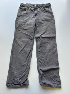 Mens Carhartt Baggy Carpenter Workwear Trouser / Pants 1990s vintage  Baggy Fit  Zip Fly  Beige Waist 32 inch Leg Length 28 inch **Sizes are exact measurement of the jean and may differ from the tag size** Please note due to the nature of these being workwear jeans there will be cool signs of fraying / paint and fading marks. All adding to the character of the piece** Item in great workwear condition overall Carhartt Carpenter Pants, Jean Large Carhartt, Bdg Carpenter Jeans, Carhartt Baggy Jeans, Pantalon Carhartt, Carrhart Double Knee Pants, Workwear Jeans, Workwear Trousers, Trouser Pants