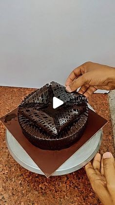 @roshan_cake_chef on Instagram: "New chocolate cake decorating #reels #cakes  Follow me 😍😍♥️ and share video plz send @roshan_cake_chef  #chocolatecakemaking #chocolatecake #chocolatetrufflecake #chocolatecakedecorations🎂🍫❤️ #chocolate #trendingchocolatecakes #trending #viralreels" Truffle Cake Decoration, Easy Chocolate Cake Decorating Ideas, Simple Chocolate Cake Decoration, Cake Videos Decorating, Creative Chocolate Cake, Decorated Chocolate Cake, Chocolate Cake Decorating, Chocolate Truffle Cake, Chocolate Cake Designs