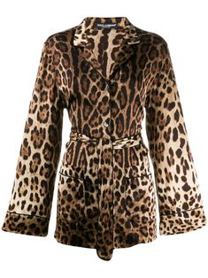 Silk leopard print pajama shirt from Dolce & Gabbana featuring notched lapels, a front button fastening, a belted waist, two front pockets and long wide sleeves. Printed Shirt Outfit, Satin Pajama, Satin Shirt, Satin Pajamas, Ann Demeulemeester, Print Pajamas, Pajama Shirt, Printed Silk