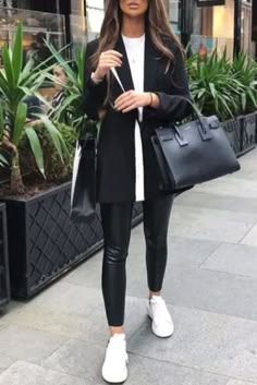 Moda Casual Chic, Look Legging, Outfit Essentials, Casual Chique, Outfit Chic, Blazer Outfit, Cute Spring Outfits, Mode Casual, Looks Black