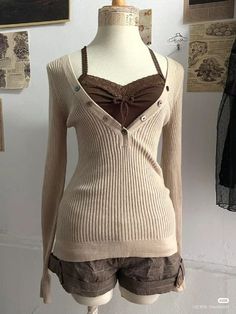 Fall Color Outfits, Brown And White Outfit, Outfits Beige, Fashion Y2k, Creation Couture, 1980s Fashion, Y2k Outfits, Grunge Goth, Neutral Beige