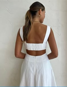 Linen Summer Outfits, Gingham Outfit, White Dress Styles, Diy Clothes Design, Simple Blouse Designs, Simple Blouse, Casual Chic Outfit, Fashion Design Clothes, Linen Clothes