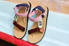 Types Of Sandals, Outdoor Sandals, Sneaker Release, Sandals Brands, Cool Tones, Us Man, Green And Orange, Shoe Brands, Creative Director