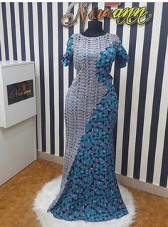 Ankara Mixed With Plain Fabric, Dress Kitenge, Ankara And Lace, Long Gown Styles, Kaftan Styles, Ankara Long Gown, Stylish Naija, Ankara Long Gown Styles, Long African Dresses