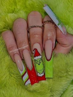 Grinch Nail Designs, Grinch Nails, Disney Acrylic Nails, Horror Nails, Witch Nails, Exotic Nails, Acrylic Nails Coffin Pink, Christmas Nails Acrylic, Dare To Be Different