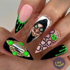 Character Nail Art Step By Step, Snow White Nails, Nail Glow, Disney Halloween Nails, Belle Nails