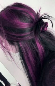 Monster High Hair Inspiration, Monster High Hairstyles, Viral Hairstyle, Draculaura Hair, Monster High Hair, Draculaura Aesthetic, Skunk Hair, High Hair, Hair Color Streaks