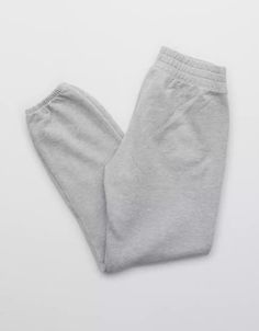 OFFLINE By Aerie Throwback Fleece Jogger American Eagle Outfits Summer, Aerie Clothing, School Wishlist, Neutrogena Makeup, Comfy Sweatpants, Offline By Aerie, Comfortable Clothes, Fall Fit, Casual Preppy Outfits