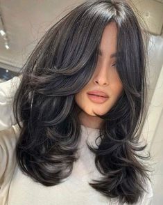 Long Layers Short Length Hair, Mid Back Length Hair, Disconnected Layers, Long Haircut, Layered Haircuts For Medium Hair, Colour Ideas, Beauty Inspo