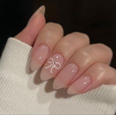 قلادات متدلية, White Nail, Girls Nails, Clean Nails, Stick On Nails, Artificial Nails, Cute Acrylic Nails, French Manicure