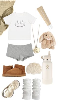 Simple but adorable bunny outfit #bunny #comfy #home #style #beige #beauty #cute Cute At Home Outfits, Comfy Home, Cosy Outfit, Cute Pajama Sets, Bunny Outfit, Adorable Bunny, Chill Outfits