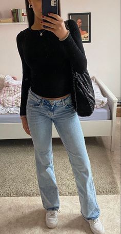 Jeans And Sweatshirt, Outfits For Fall, Mode Zara, Copenhagen Fashion, Uni Outfits, Stockholm Style, Paris Mode