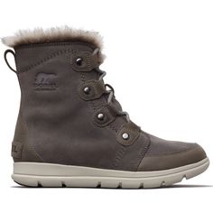 <p>the sorel women's explorer joan boots are warming and well crafted. They feature a waterproof full-grain leather and suede combination, a faux fur collar, as well as 100g insulation for all-day warmth and protection. Their removable molded pu footbed, eva grade midsole, and eva outsole with molded rubber pods provide you with all the comfort and traction you need for a day out in the snow. The joan boots are perfect for wherever your journey or adventure takes you. </p> Sorel Explorer Joan Boot, Winter Travel Wardrobe, Ski Trip Packing List, Ski Trip Packing, Sorel Explorer, Chic Winter Style, Sorel Boots, Cute Boots, Sorel Womens