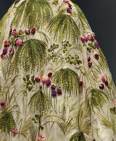 Bridgerton Fashion, Formal Attire For Women, Embroidered Photo Art, Botanical Fashion, Fashion Portfolio Layout, Embroidered Photo, Haute Couture Details, Kaftan Designs, Runway Fashion Couture