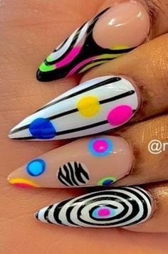 Primary Color Nails Design, Old School Nail Designs, Quirky Nails, 90s Nail Designs, Pedicure Designs Toenails, Retro Nails, Gothic Nails