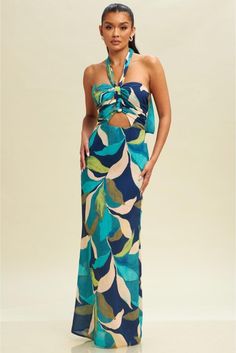 Vivid tropical blooms brighten this sweet maxi designed in a halter silhouette with an eye-catching front cutout. • Halter Tie Neck• Knotted Bodice• Front Cut-Out• Tie Neck• Maxi Silhouette• Back Zipper Tropical Dresses, Halter Dress Outfit, Halter Top Maxi Dress, Maxi Design, Tropical Dress, Maxi Dress Navy, Linen Maxi Dress, New Tops, Birthday Dresses