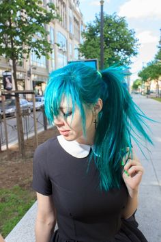 Yellow Brown Hair, Teal Hair Color, Grey Ombre Hair, Emo Scene Hair, Colourful Hair, Awesome Hair, Grey Ombre