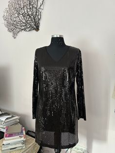 Black sequined dress. Suitable for size m and L. Black Sequined Dress, Dress Night, Sequined Dress, Dress Birthday, Black Sequin Dress, Birthday Dress, Birthday Dresses, Black Sequins, Dress Clothes For Women