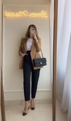 Fancy Work Outfits, Aesthetic Lawyer, Black Dress Pants Outfits, Office Old Money, Lawyer Outfits, The Best Aesthetic, Old Money Fashion, Outfit Elegantes