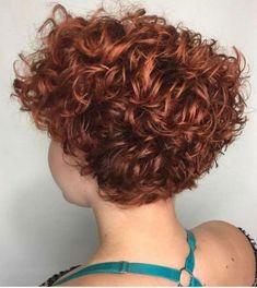 Calligraphy Cut, Curly Red Hair, Curly Hair Trends, Red Curly Hair, Natural Wavy Hair, Curly Hair Women