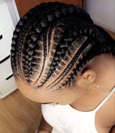 Natural Cornrows, Big Cornrows Hairstyles, Short Twist, Cornrow Hairstyle, Fresh Hairstyles, Braids Styling, Scalp Braids, Cornrows Braids For Black Women, Quick Braids