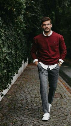 Men Fashion Christmas Outfit Ideas For Men, Mens Holiday Party Outfit, Outfit Pantalon Rojo, Mens Christmas Party Outfit, Sweater Outfits Men, Party Outfit Men, Mens Business Casual, Smart Casual Menswear, Mens Business Casual Outfits