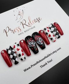 Red Nail With Black Design, Black And Gold Valentine Nails, Vegas Nail Art Designs, Queen Of Hearts Nails Acrylic, Queen Of Hearts Nails Designs Alice In Wonderland, Red Queen Nails, Cards Nails Design, Harley Quinn Nails Designs, Poker Nails Design