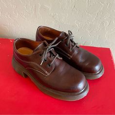 Vintage Doc Dr Martens Oxford Loafers Shoes Size 5 Lace Up Brown Chunky Heel Brown School Shoes, Brown Doc Martens, Tyler Core, Dr Martens Oxford, Chunky Heel Loafers, Oxford Loafers, Gay Fashion, Brown Loafers, Brown Leather Shoes