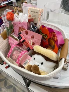 50+ DIY Christmas Presents for Family, Friends and Co-Workers - HubPages Aesthetic Birthday Gift Basket, Babe Basket For Valentines Day, Pink Halloween Basket, Things To Get Girlfriend, Cute Snack Basket, Target Gift Basket Ideas, Present Basket Ideas, Valentines Basket For Her