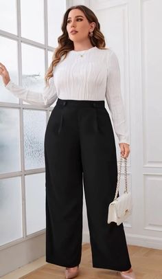 High Waist Wide Leg Trousers Outfit, Wide Leg Plazo Outfit, Black Work Outfit Plus Size, Formal Pants Women Plus Size, Formal Pants For Plus Size Women, Semi Casual Plus Size Outfits, Black Trousers Outfit Plus Size, Wide Leg Pants For Plus Size Women, Plus Size Black Pants Outfit