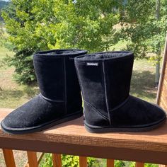 Brand New Black Bear Paw Boots. Size 9/10 Bear Paws Boots, Bear Paw Boots, Bear Paw, Bear Paws, Bearpaw Boots, Shoes Brand, Black Bear, Shoe Brands, New Black