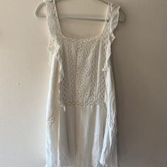 Beautiful Shift Dress With Eyelet Detail. Cream, Lightly Lined. Size Medium, Fits Like 6-10. Never Worn. Daytime Sleeveless Mini Dress With Lace Trim, White Lace Trim Sundress For Daytime, Casual White Lace Sundress, Cream Dress, Cream White, Shift Dress, Free People, Style Me, Cream