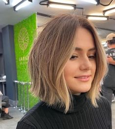 Bob Hairstyles Light Brown, Blonde Hair Styles Long, Hairstyles Light Brown, Bob For Fine Hair, Blonde Hair Styles, Brown Bob Hair, Tan Skin Blonde Hair, Rambut Brunette, Blonde Bob Hairstyles