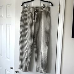 Never Worn Super Light And Airy Green And Beige Striped Linen Pants Elastic Waist With Bow White Zara Pants For Beach, Linen Striped Pants, Striped Linen Pants, Zara Jumpsuit, Pants Elastic Waist, Zara Pants, Striped Linen, Striped Pants, Linen Pants