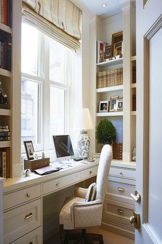 A classic cozy home office for women featuring built-in shelves, elegant decor, and natural light. Small Home Library Cozy Reading Room, Elegant Home Office Ideas For Women, Color In Interior Design, Seat Window, Gray Room, Home Office Built Ins