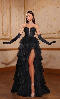 Prom Dress Big, Prom Dress With Gloves, Glam Prom Dresses, Premier Dress, Gowns For Prom, Grammy Dresses, Prom Dress Inspo, Gown For Prom, Black Sparkly Dress