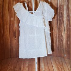 New Day White Ruffly Blouse Sz Xl Length: 24" Length From Armpit To Armpit: 22" B200r This Weighs: 3oz Lt50 Sz Small Length : 24" Length From Armpit To Armpit: 18" Lt2 Doesn't Have Original A New Day Tag A New Day, New Day, Top Blouse, Womens Tops, White, The Originals, Women Shopping, Color