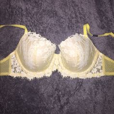 Adorable Yellow & White Floral Lace Bra From The Victoria's Secret Dream Angels Collection. Brand New With Tags! Yellow Fitted Bra For Spring, Fitted Yellow Bra For Summer, Fitted Yellow Bra For Spring, Yellow Fitted Underwire Bra, Victoria Secret Bras, Lace Bra, Yellow Floral, Floral Lace, Women's Intimates