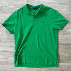 Selling: Men’s Polo Ralph Lauren Custom Slim Fit Shirt Green Size Large New W/ Tags Polo Shirt Is 100% Authentic And Brand New W/ Tags. Retail: $69.99+ Tax $75.00 Buy It Now Classic Green Short Sleeve Top, Classic Green Shirt With Polo Collar, Casual Green Polo Collar Shirt, Casual Green Polo Shirt, Lauren Green, Slim Fit Shirt, Ralph Lauren Shirt, Men's Polo, Polo Ralph