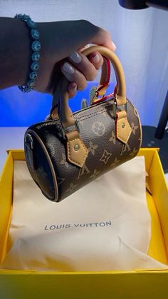 Trending Bags, Sac Louis Vuitton, Multi Colored Bag, Luxury Bags Collection, Fendi Bag, Handbag Essentials, Girly Bags, Girly Accessories