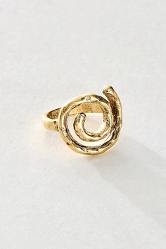 So simple with all the vintage vibes, this chic ring features a swirl graphic and antique finish for the perfect addition to your stack. **Features:**Simple band, swirl graphic, vintage finish **Why We | 90s Swirl Ring by Free People in Gold, Size: US 8 Unique Chunky Rings, Ring Vintage Aesthetic, Gold Rings Cheap, Boho Jewelry Rings, Raw Gold Jewelry, Funky Gold Ring, Gold Rings Aesthetic Vintage, Ring Inspo Jewelry Gold, Chunky Gold Rings Vintage