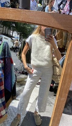 Follow @cafe-solo and get more of the good stuff by joining Tumblr today. Dive in! Birkenstock Boston Outfit, Boston Outfits, Nyc Winter Outfits, Birkenstock Outfit, Look Boho Chic, Paris Mode