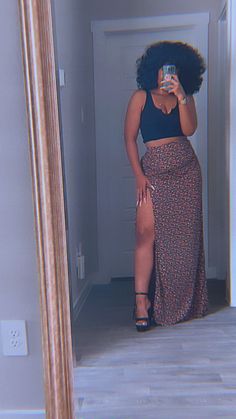 Skirts With Slits Outfit, Heels With Maxi Dress, Mimosa Festival Outfits Black Women, Black Women Maxi Skirt Outfit, Summer Apple Body Outfits, Sense Of Style Aesthetic, Big Busy Outfits, Drinks With Friends Outfit Night, Aquarium Day Outfit