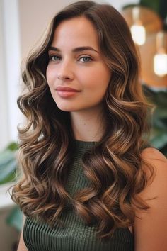 Bob in Brauntönen: 38+ Looks » Beach Waves ✓ Mermaid Waves ✓ Hollywood Waves ✓ Natürliche Wellen ✓ Definierte Locken [ ➳ Jetzt inspirieren lassen! ] Mermaid Waves Hairstyles, Wedding Hair Waves, Beach Waves Wedding, Bridesmaid Curls, Mermaid Hair Waves, Big Hair Curls, Soft Curl Hairstyles, Engagement Hair, Beach Waves Hair