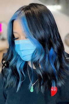 Blue Hair Highlights, Hair Color Underneath, Peekaboo Hair, Cute Hair Colors, Hair Color Streaks, Hair Streaks, Dyed Hair Inspiration, Blue Highlights, Pretty Hair Color