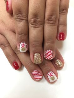 Kids Christmas Nails, Ornament Nails, Nail Art Cute, Candy Cane Nails, Cute Christmas Nails, Nail Candy, Nails Christmas