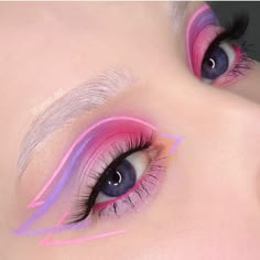 Makeup Ojos, Makeup Charts, Purple Eye Makeup, Makeup Face Charts, Face Art Makeup, Graphic Eyeliner